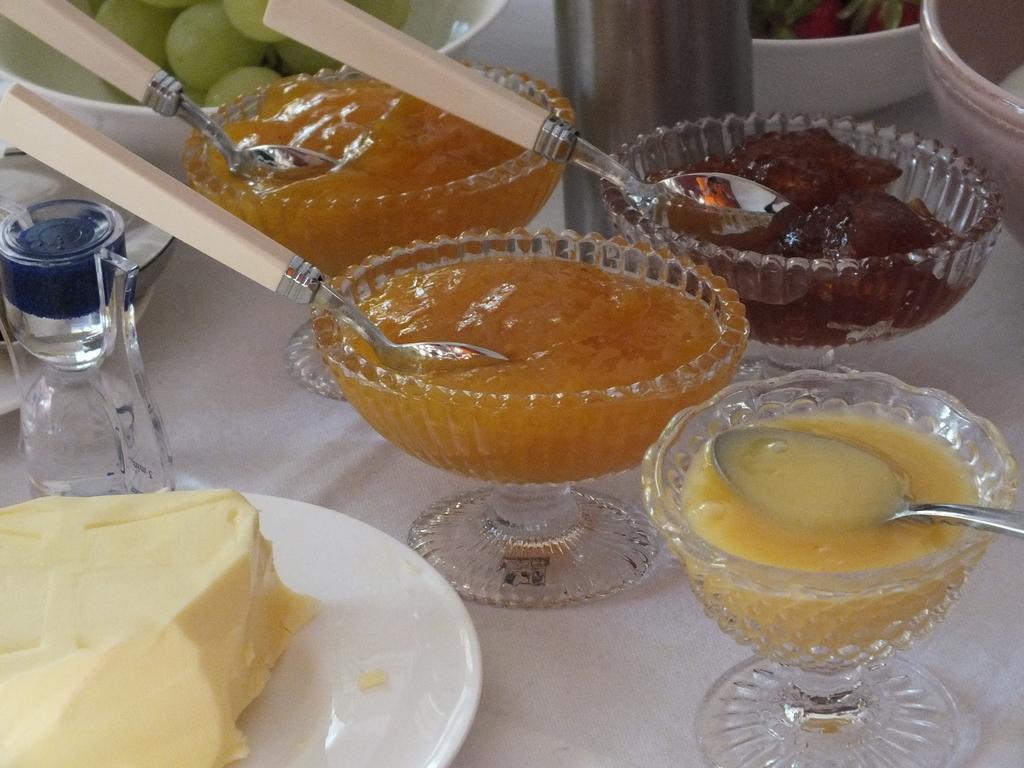 Bed&Breakfast Wagner "Im Alten Pfarrhaus" Neuruppin Exterior foto