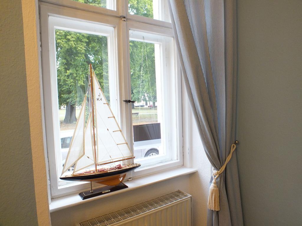 Bed&Breakfast Wagner "Im Alten Pfarrhaus" Neuruppin Exterior foto