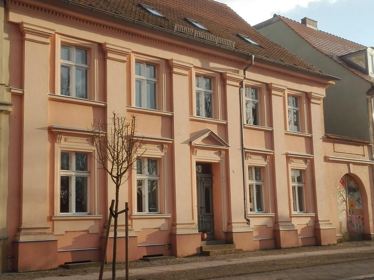 Bed&Breakfast Wagner "Im Alten Pfarrhaus" Neuruppin Exterior foto